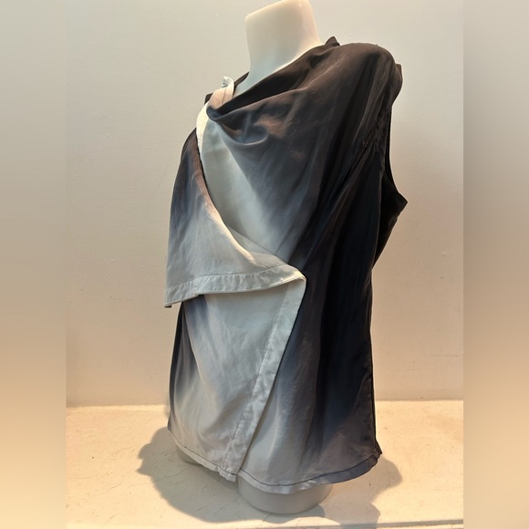 New without tags DKNY silk ombré black and white wrap top. Size small - Picture 9 of 9